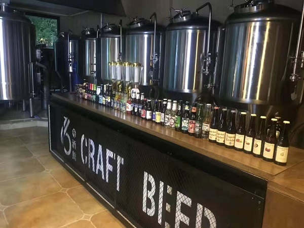 啤酒屋設(shè)備-山東豪魯啤酒設(shè)備 啤酒屋設(shè)備-山東豪魯啤酒設(shè)備